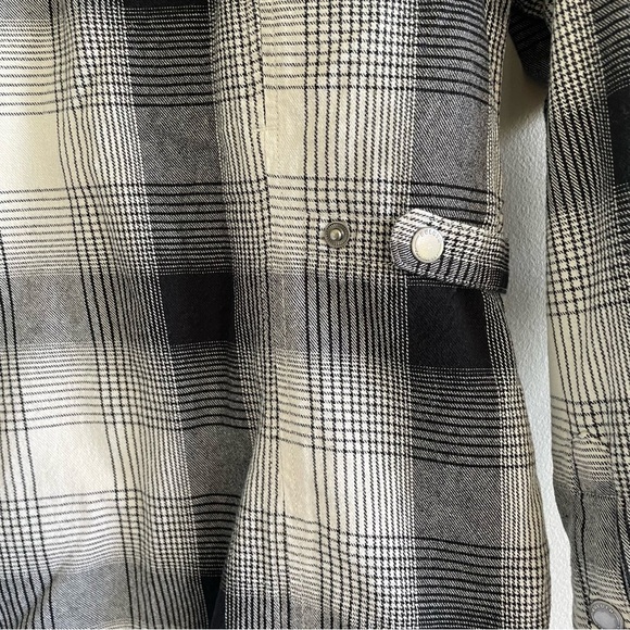 Duluth Trading Co Women's Plaid Flannel Fleece Lined Jacket Size XS - Picture 3 of 12